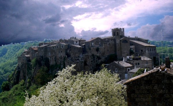 Calcata (Italy) Calcata (Italy)